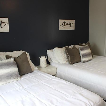Lakeview Motel & Cottages Sauble Beach Bagian luar foto